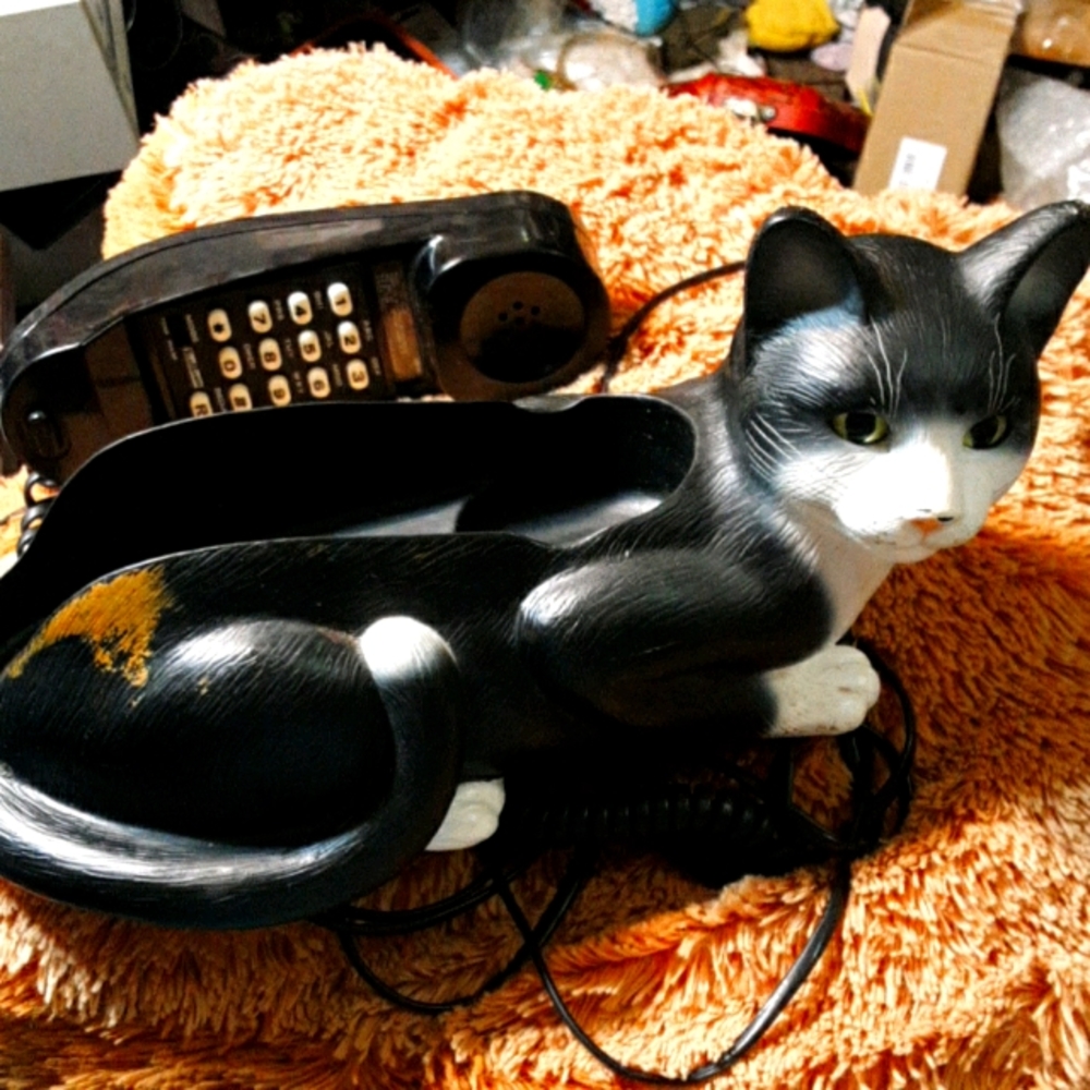 80s/90s vintage landline cat phone